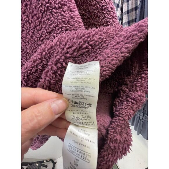 Patagonia Burgundy Teddy Henley 1/2 Zip Top Size S - Picture 9 of 9